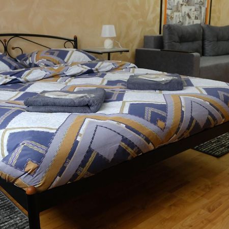 Uneed Rooms: Sky Киев Екстериор снимка